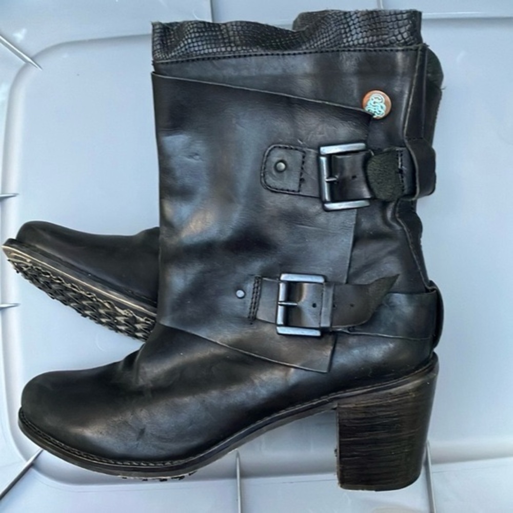 Womens size 39 Grotesque Shoes handsown Italian soft calf leather boots